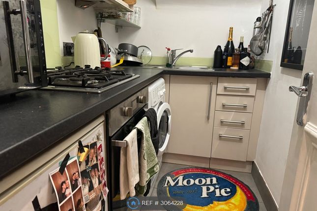 Flat, Talbot Road, London photo 5