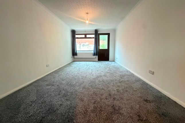 11 Swallow Drive, Blackburn photo 2