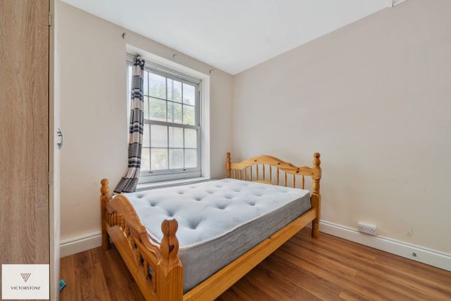 Flat 9  Flat 9, Bow Road, London photo 2