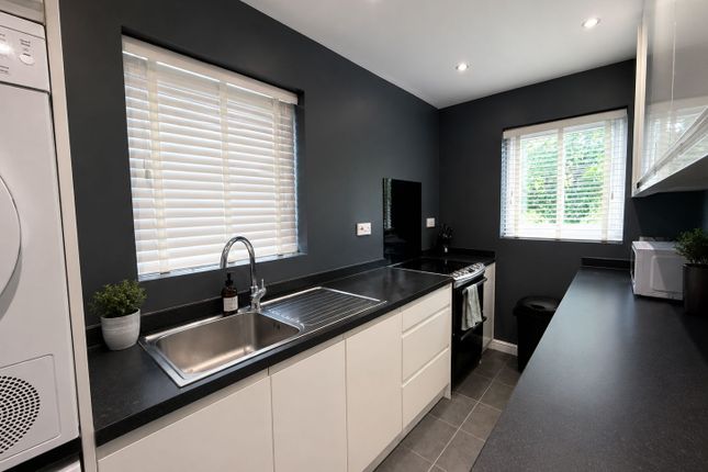 27, Nuneaton Way, Newcastle upon Tyne photo 4