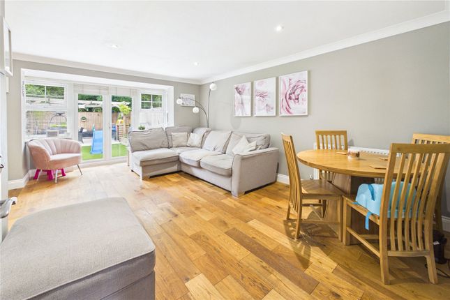 34, Rowlock Gardens, Thatcham photo 2