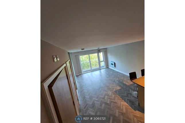 Flat, Arctic House Heritage Avenue, London photo 2