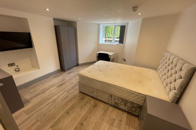 Flat 3a, 183, Kirkstall Lane, Leeds photo 4