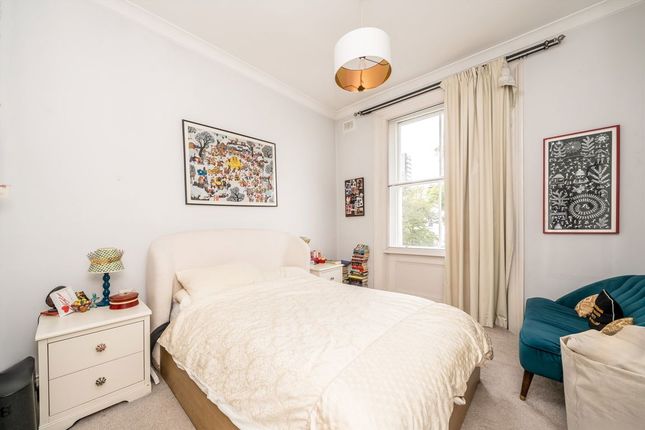 Flat 6, 29, St. Stephens Gardens, LONDON photo 4