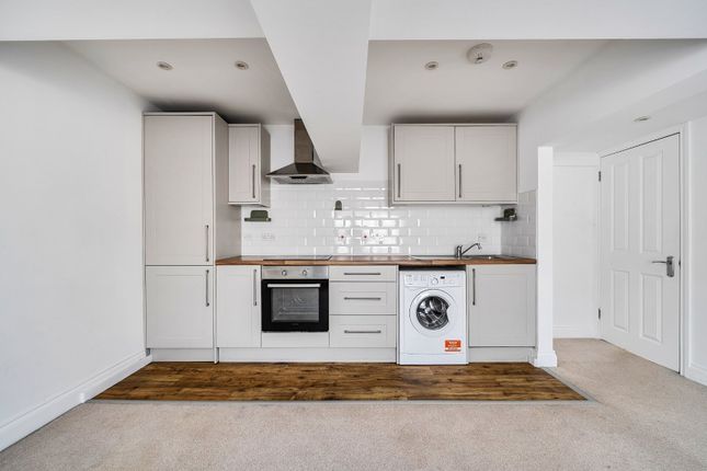 Flat 6, Chaucer House, 67-68, Preston Street, Kent photo 4