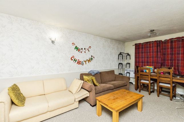 26, Manor Fields, Horsham photo 4