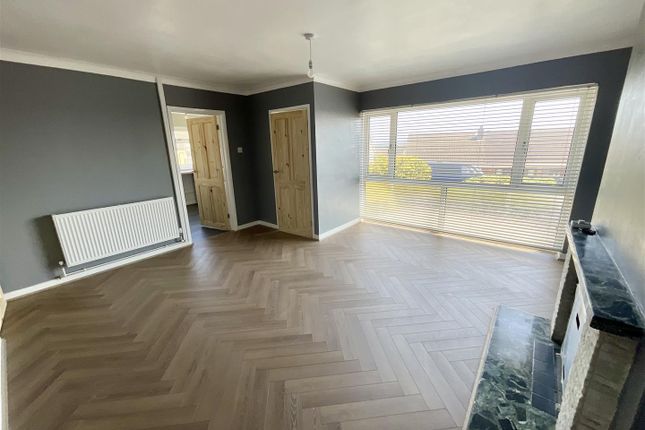 75, Oaklands, Llanelli photo 4
