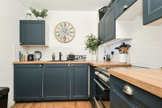 Flat 18, Granville Court, The Causeway, Seaford photo 3