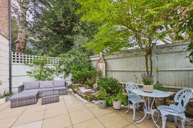 Farriers Court,6, London Road, Horsham photo 4