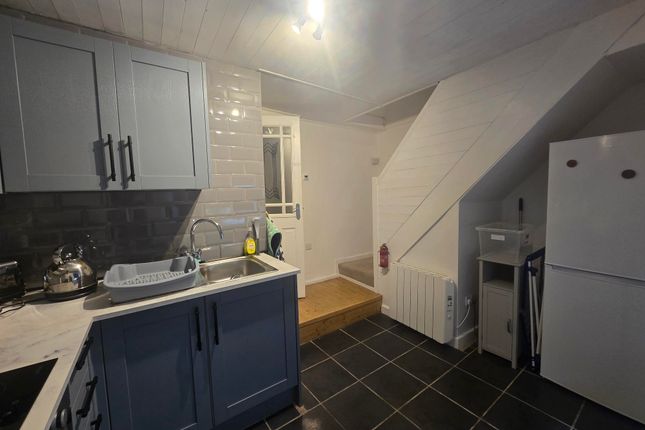 4, Higher Green Street, Newlyn photo 3