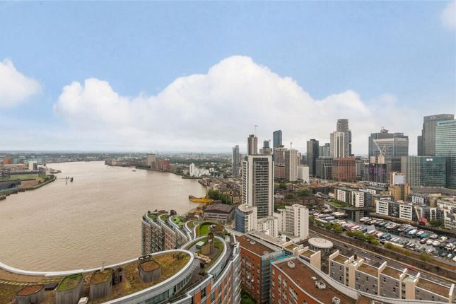 Flat to rent in Fairmont Avenue, Canary Wharf
