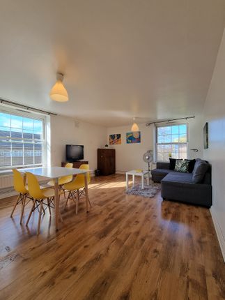 10 Hollybush House, Hollybush Gardens , London photo 4