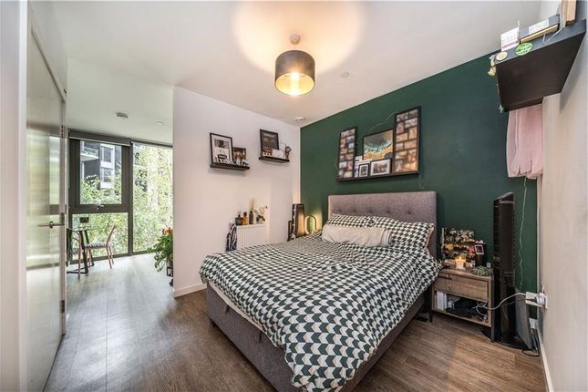 Flat 1, 6, Macclesfield Road, London photo 3