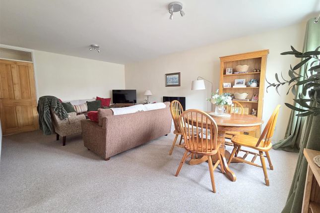 5, Oak Apple Close, Stourport-On-Severn photo 2