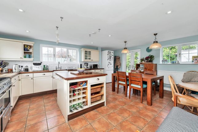 64 Orchard Road, Royston photo 2