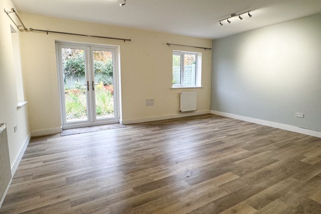 Detached bungalow to rent in Weavers Branch, Thame, Oxfodshire