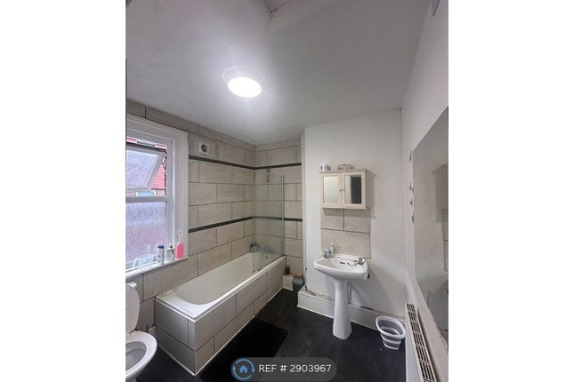 Flat, London Road, Bexhill-On-Sea photo 4