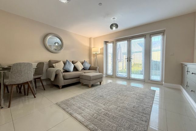 12 Y Dolydd, Aberdare photo 2