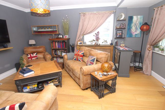2 Orchard Way, Sevenoaks photo 4