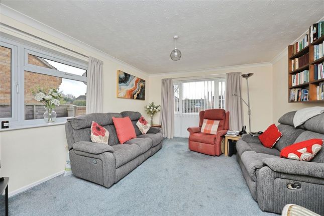25, Lime Tree Close, Dereham photo 3