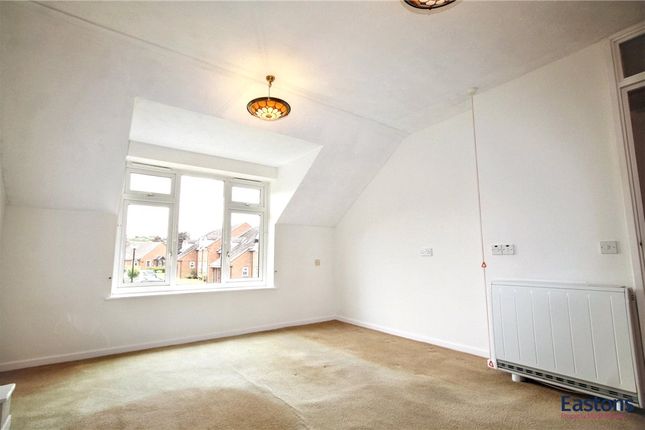 Flat 8, Rowan Mead,, Henbit Close, Surrey photo 4