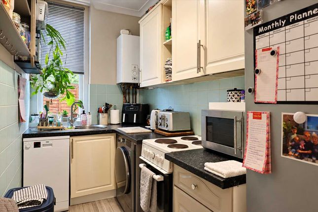 Flat 2, 6, Alton Road, Clacton on Sea photo 4