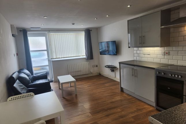 81A Flat 7, Fidlas Road, Cardiff photo 3