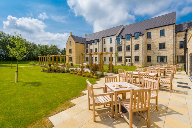 Thumbnail Flat for sale in Trinity Road, Chipping Norton