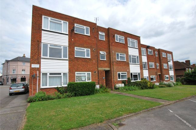 Thumbnail Flat to rent in Worplesdon Road, Guildford, Surrey