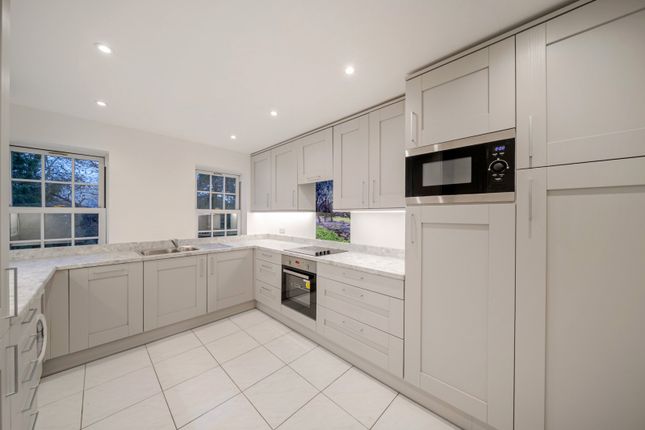 15, Ashurst Close, Northwood photo 2
