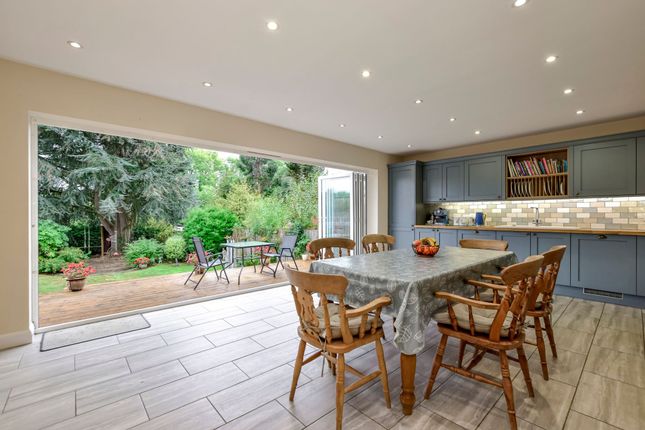 122a Toms Lane, Kings Langley photo 2