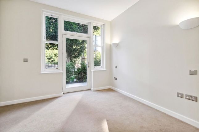 Flat 2, 23, Sutton Court Road, London photo 4
