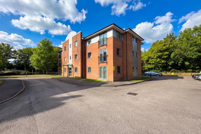 Apartment 12,Sycamore Court, Carrington Lane, Sale photo 4