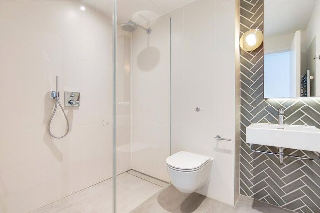 Apartment 2, Albert Court, 2, Palgrave Gardens, London photo 5