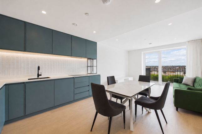 69 20 Parkview Avenue, London photo 2