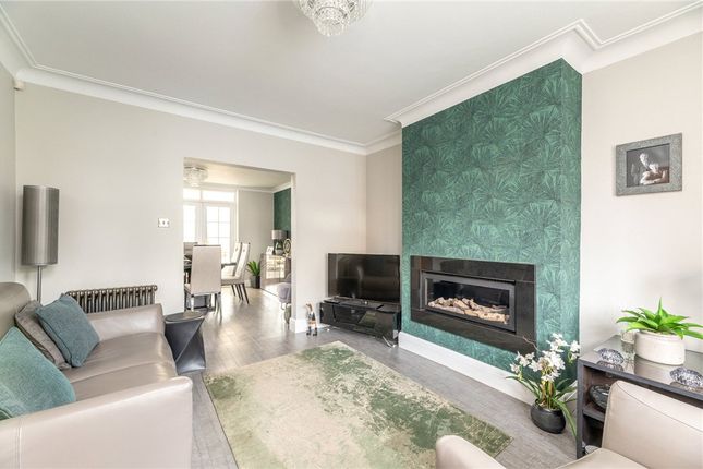 20, Trescoe Avenue, West Yorkshire photo 3