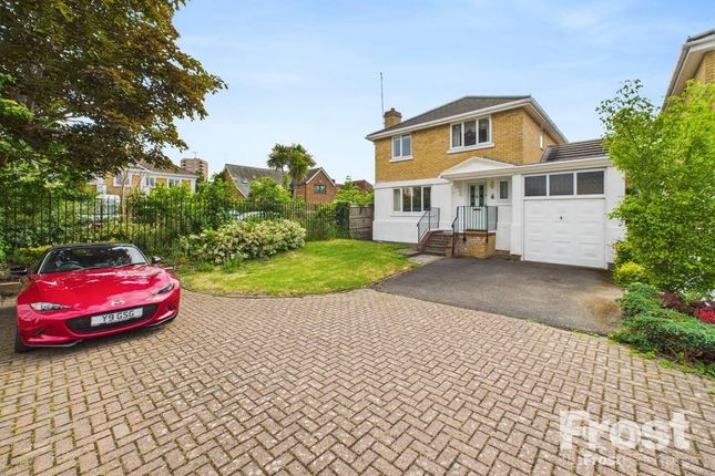 4-bed detached on 6, Simmons Place, Surrey, £670,000