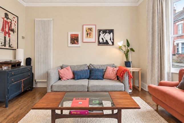 30a, Fortune Gate Road, London photo 4