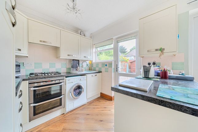 80, Bassetts Way, Orpington photo 4
