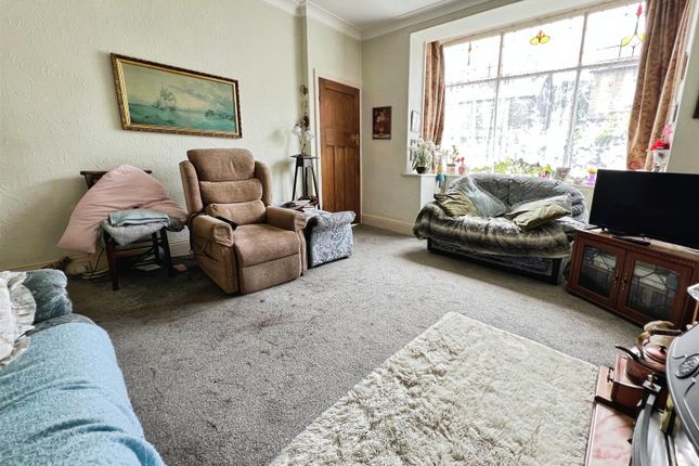 27, Kingston Road, Bradford photo 4