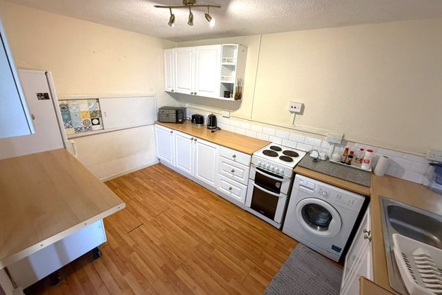 28A, Sundon Park Parade, Luton photo 5
