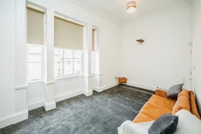 Flat for sale in Hanover Square, Leeds