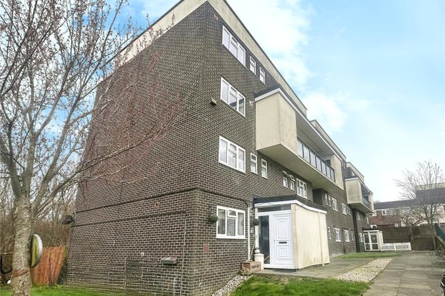 Maisonette for sale in Joiners Court, Shipwrights Avenue, Chatham, Kent