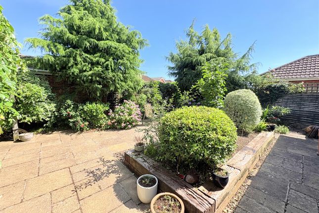 82, Mays Lane, Fareham photo 2