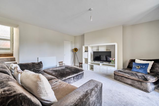 16 Glanville Road, Tavistock, Devon photo 4