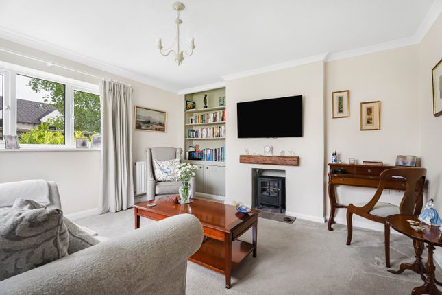 9, Manor Close, Gloucestershire photo 2