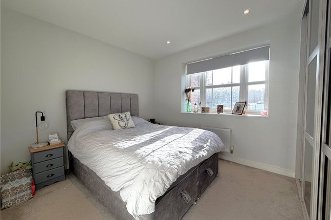 4, Hartland Manor,, Pyestock Way, Hampshire photo 4
