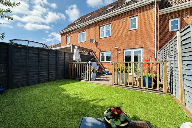 17, Maple Drive, Selby photo 3