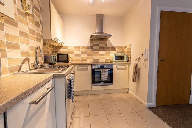 3 Grove Court, Worksop photo 3