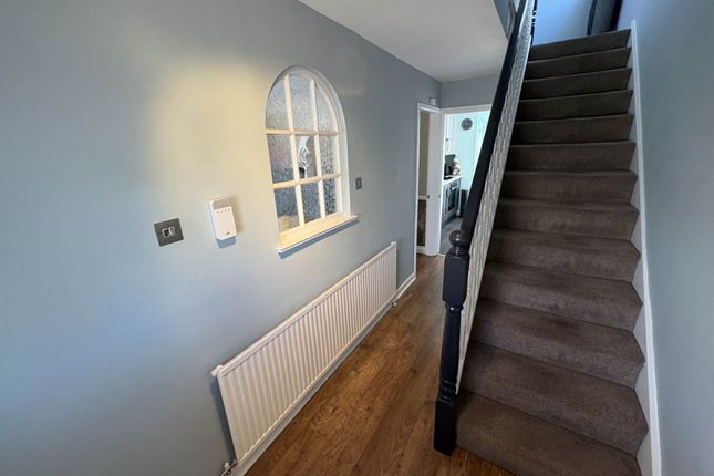 34, Hereford Way, Manchester photo 2